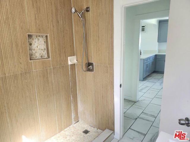 1150 E 80th Street, Los Angeles, CA 90001