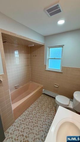 716 Jefferson Avenue Apt 2, Cliffside Park, NJ 07010