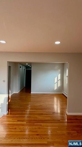 716 Jefferson Avenue Apt 2, Cliffside Park, NJ 07010