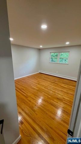 716 Jefferson Avenue Apt 2, Cliffside Park, NJ 07010