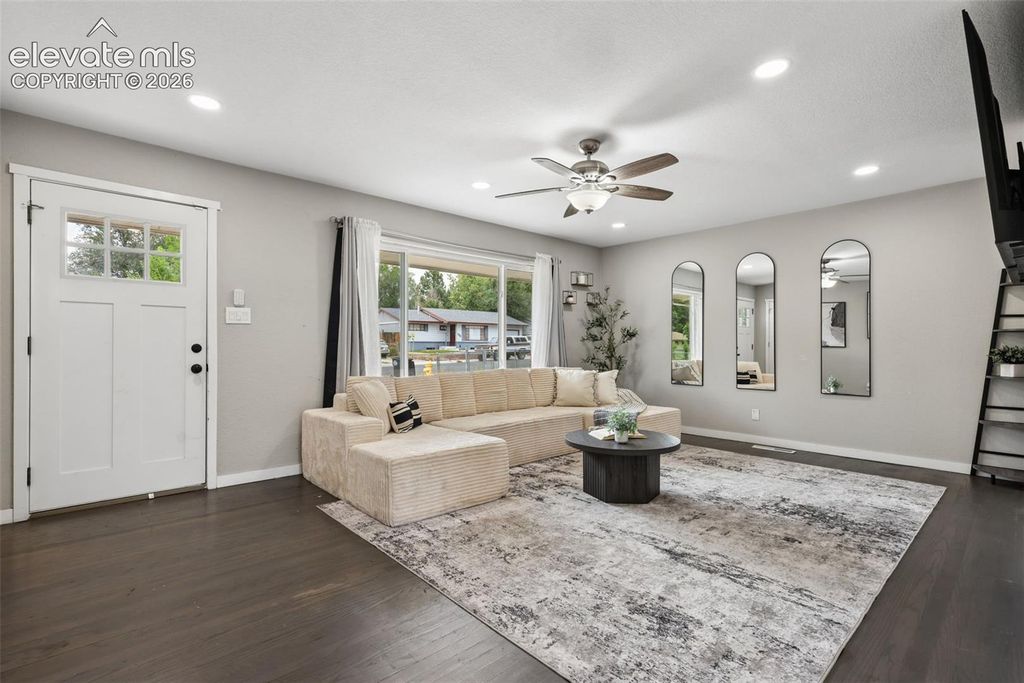 629 Hackberry Drive, Colorado Springs, CO 80911 — photo 4