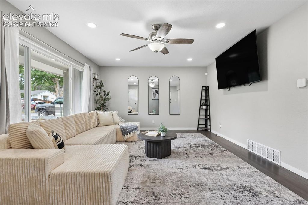 629 Hackberry Drive, Colorado Springs, CO 80911 — photo 5
