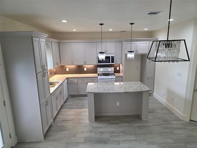 2140 De Soto Street, Houston, TX 77091