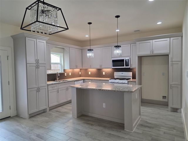 2140 De Soto Street, Houston, TX 77091