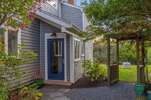 29 Bass River Rd, Yarmouth, MA 02664