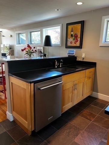 29 Bass River Rd, Yarmouth, MA 02664