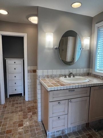 29 Bass River Rd, Yarmouth, MA 02664