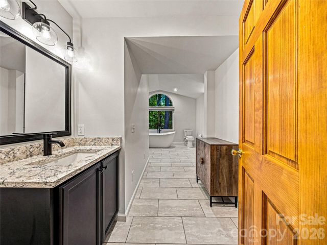 70 Promised Ridge Drive, Hendersonville, NC 28791