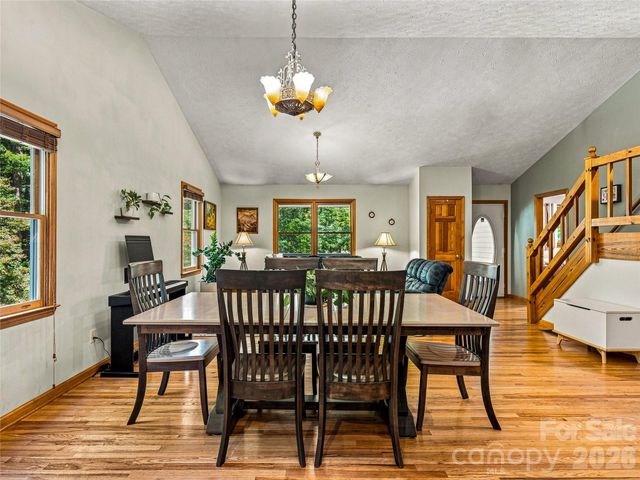 70 Promised Ridge Drive, Hendersonville, NC 28791