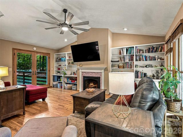 70 Promised Ridge Drive, Hendersonville, NC 28791