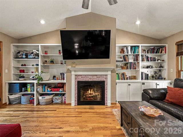 70 Promised Ridge Drive, Hendersonville, NC 28791