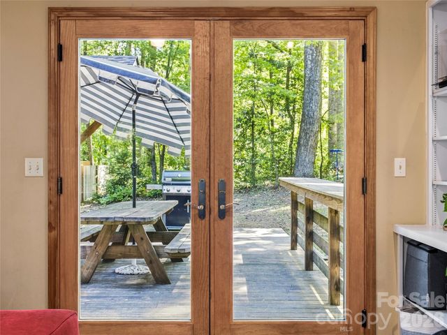 70 Promised Ridge Drive, Hendersonville, NC 28791