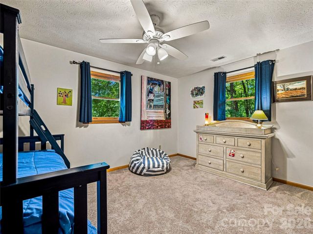 70 Promised Ridge Drive, Hendersonville, NC 28791