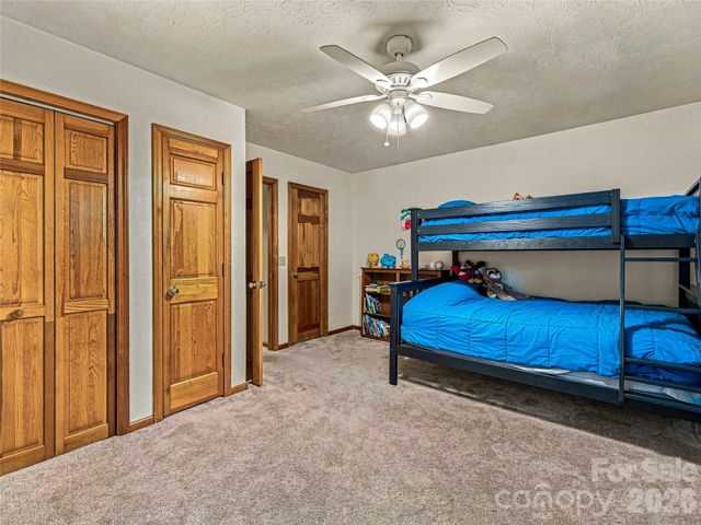 70 Promised Ridge Drive, Hendersonville, NC 28791