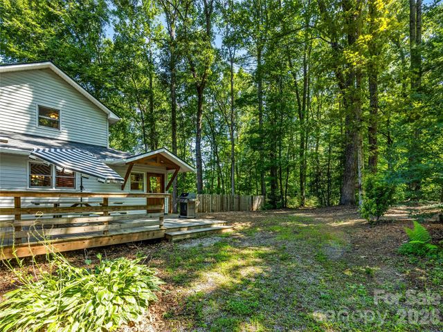70 Promised Ridge Drive, Hendersonville, NC 28791