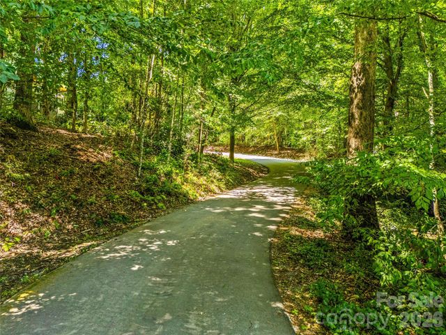 70 Promised Ridge Drive, Hendersonville, NC 28791