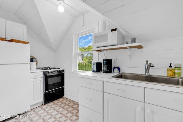 207-209 Newark Avenue, Spring Lake, NJ 07762