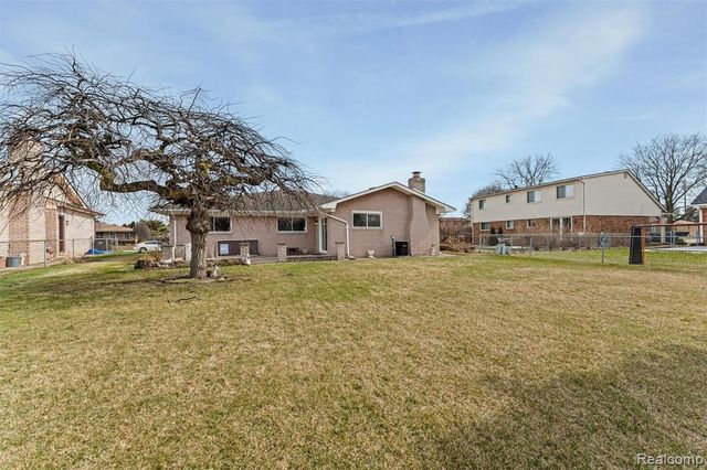 43303 Aspen Drive, Sterling Heights, MI 48313