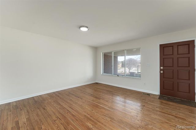 43303 Aspen Drive, Sterling Heights, MI 48313