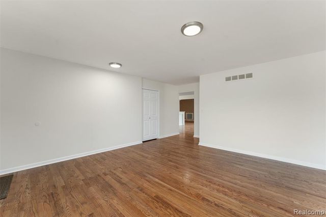 43303 Aspen Drive, Sterling Heights, MI 48313