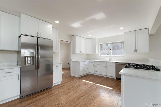 43303 Aspen Drive, Sterling Heights, MI 48313