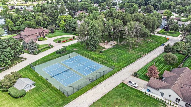 22252 Heron Cove Lane, Elkhart, IN 46516