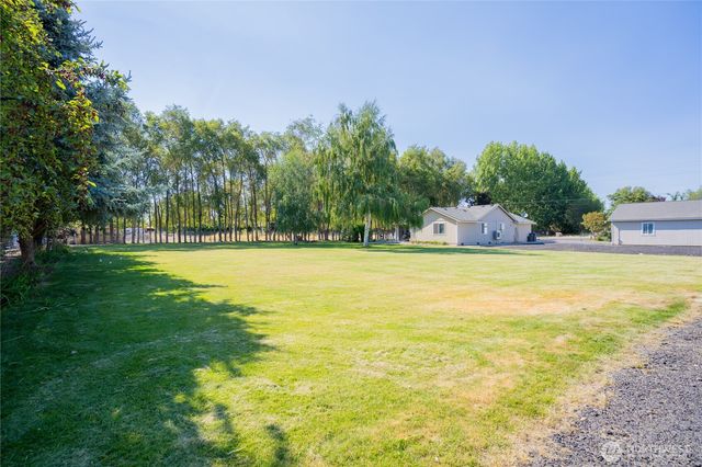 7887 Dahl Road NE, Moses Lake, WA 98837