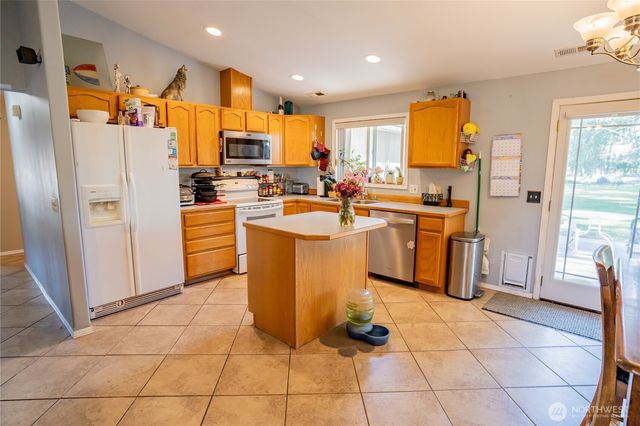 7887 Dahl Road NE, Moses Lake, WA 98837
