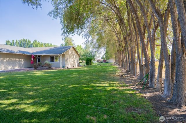 7887 Dahl Road NE, Moses Lake, WA 98837