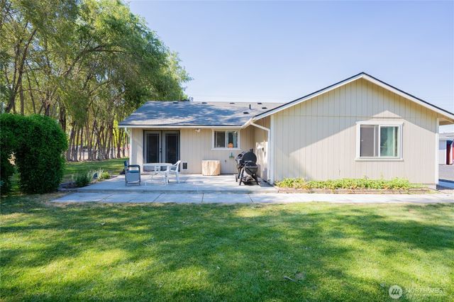 7887 Dahl Road NE, Moses Lake, WA 98837