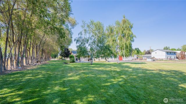 7887 Dahl Road NE, Moses Lake, WA 98837