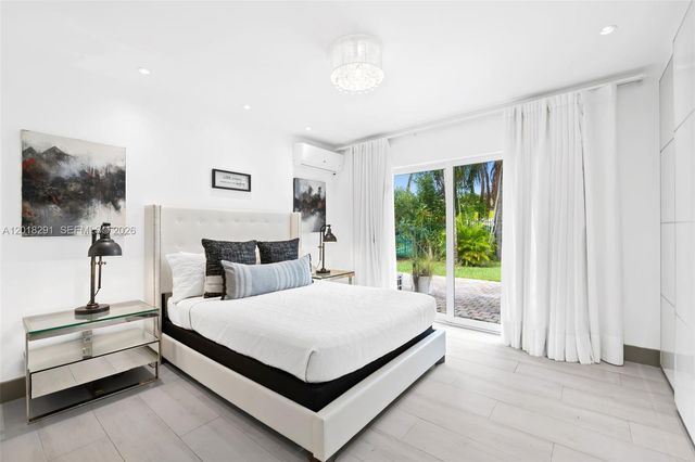 2711 Mayan Dr, Fort Lauderdale, FL 33316