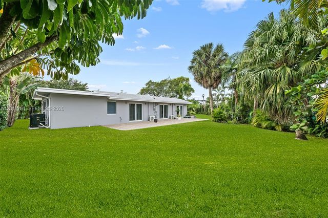 2711 Mayan Dr, Fort Lauderdale, FL 33316