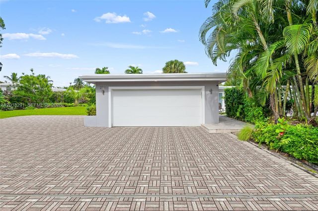 2711 Mayan Dr, Fort Lauderdale, FL 33316