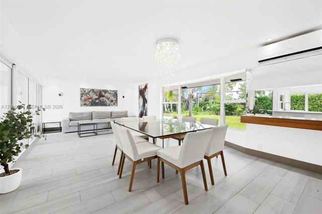 2711 Mayan Dr, Fort Lauderdale, FL 33316