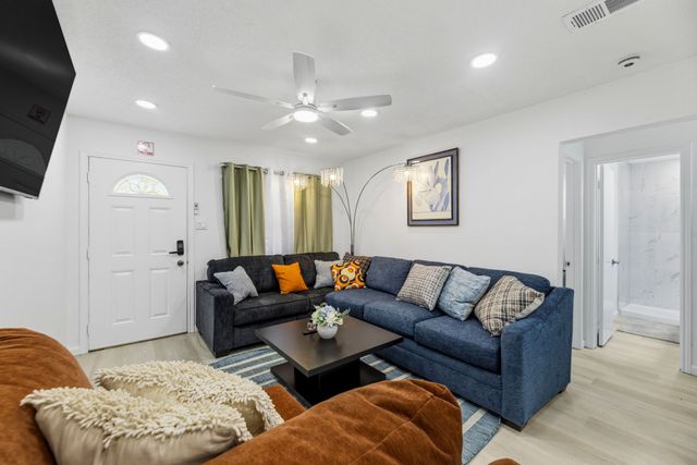 210 Slaughter Street, Arlington, TX 76011