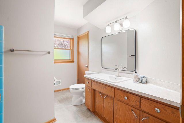 5624 S 24th STREET, Milwaukee, WI 53221