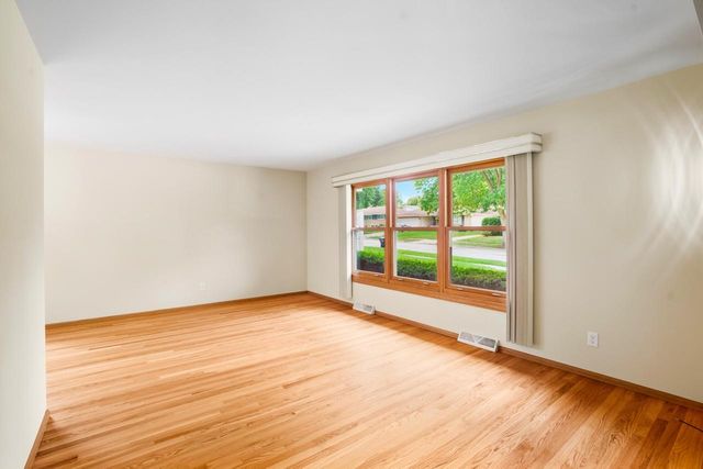 5624 S 24th STREET, Milwaukee, WI 53221