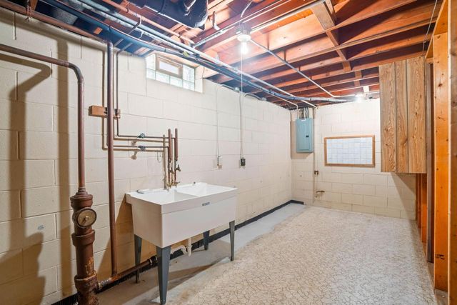 5624 S 24th STREET, Milwaukee, WI 53221