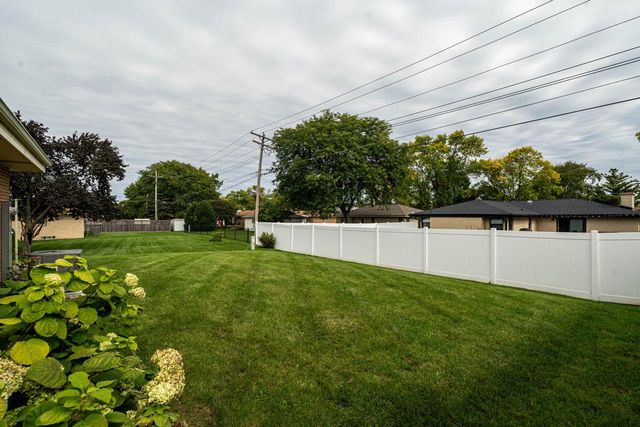 5624 S 24th STREET, Milwaukee, WI 53221