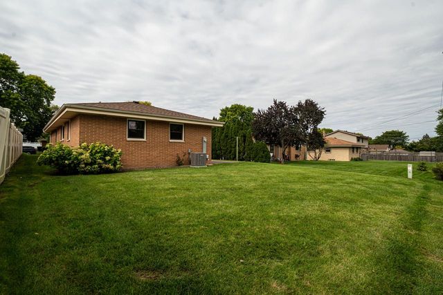 5624 S 24th STREET, Milwaukee, WI 53221