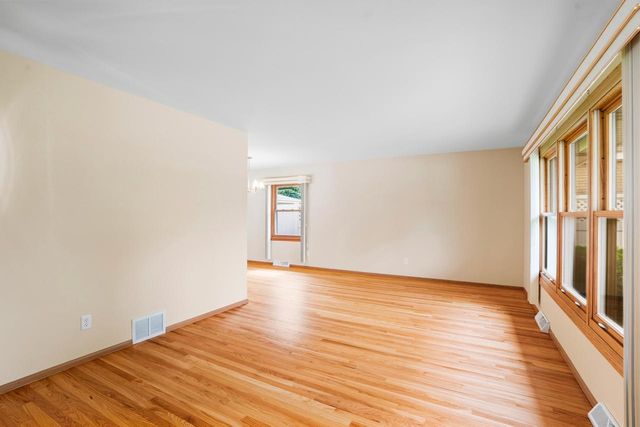 5624 S 24th STREET, Milwaukee, WI 53221