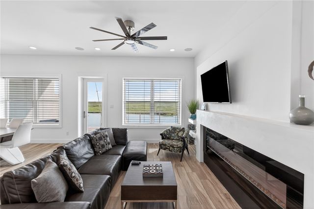 14836 GRANADA Dr 104, Corpus Christi, TX 78418