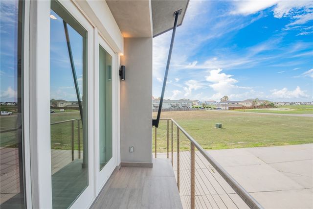 14836 GRANADA Dr 104, Corpus Christi, TX 78418