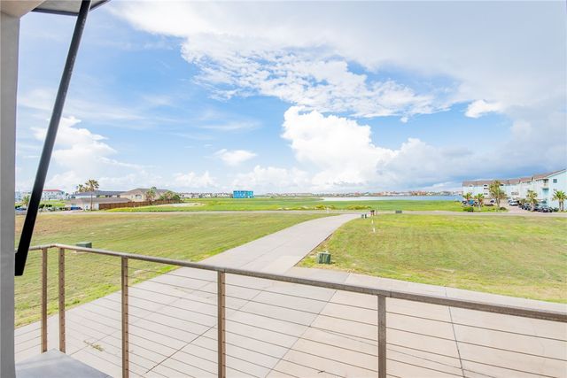 14836 GRANADA Dr 104, Corpus Christi, TX 78418