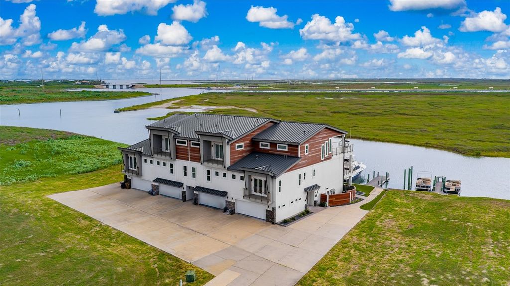 14836 GRANADA Dr 104, Corpus Christi, TX 78418