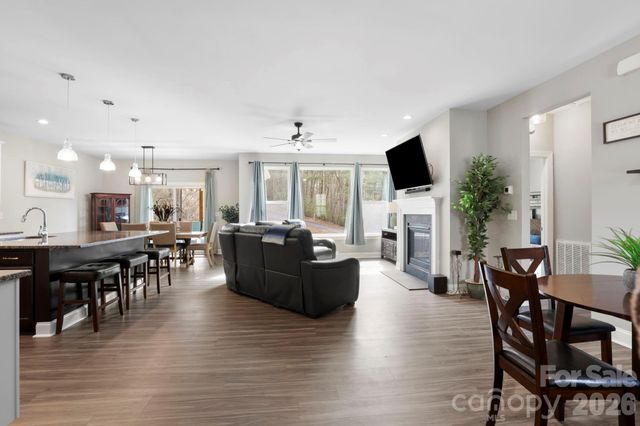 258 Crystal Heights Drive, Hendersonville, NC 28739