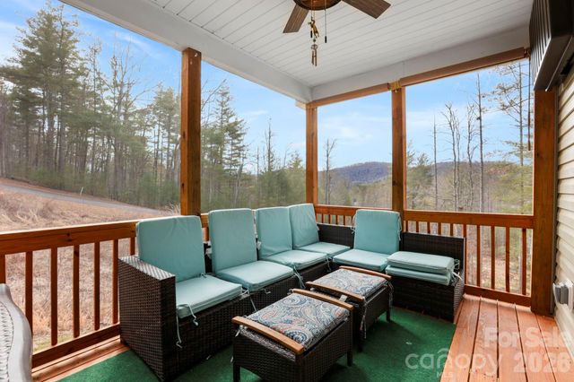 258 Crystal Heights Drive, Hendersonville, NC 28739