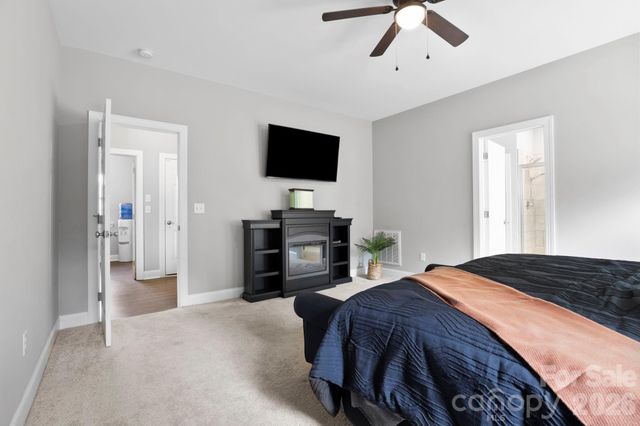 258 Crystal Heights Drive, Hendersonville, NC 28739