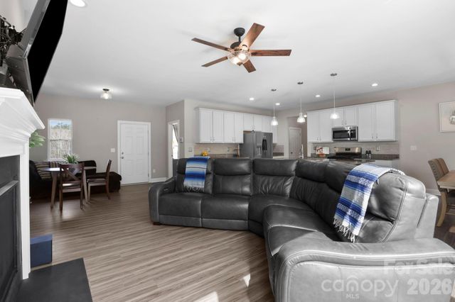 258 Crystal Heights Drive, Hendersonville, NC 28739